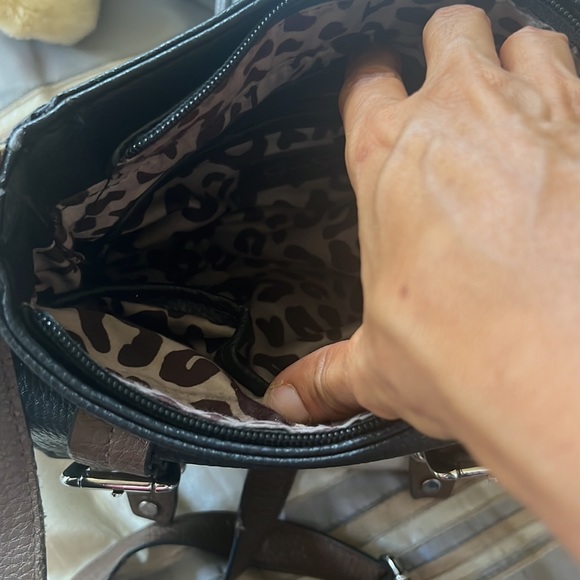 Jessica Simpson, mini Crossbody purse used in fair conditions - Picture 3 of 4